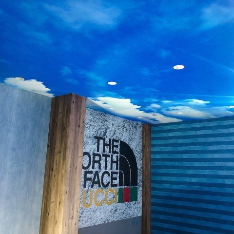 解放感のあるクロス アイキャッチ画像