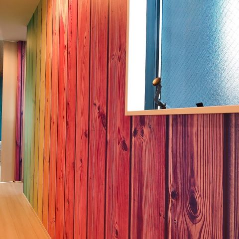 木の温もりを感じさせてくれる壁 アイキャッチ画像